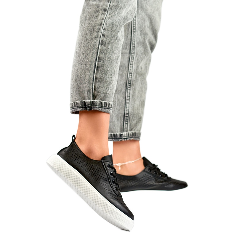 Modello 777-1B Scarpe da ginnastica nere - PRIMO nero