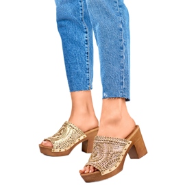 Infradito da donna con tacco alto C388GO, oro giallo