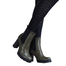 Stivaletto slip-on verde realizzato in ecopelle Motena