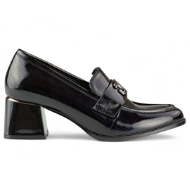 Scarpe basse in vernice nera, décolleté da donna con tacco alto nero