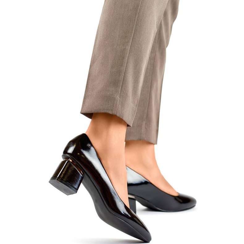 Décolleté da donna a punta con blocco basso, vernice nera, GD-XR-387B nero