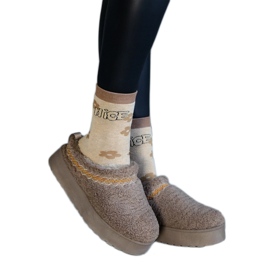 Doposci con plateau, tomaia bassa e motivo Greene ricamato beige