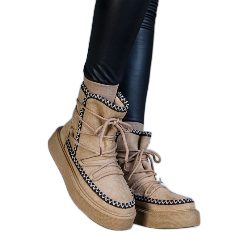 Doposci beige stringati con plateau decorati con ricami Mckenzie