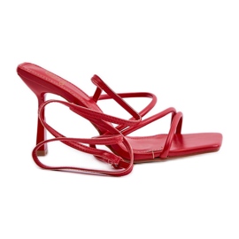 Eleganti sandali con tacco alto con cinturini rossi Saredi rosso