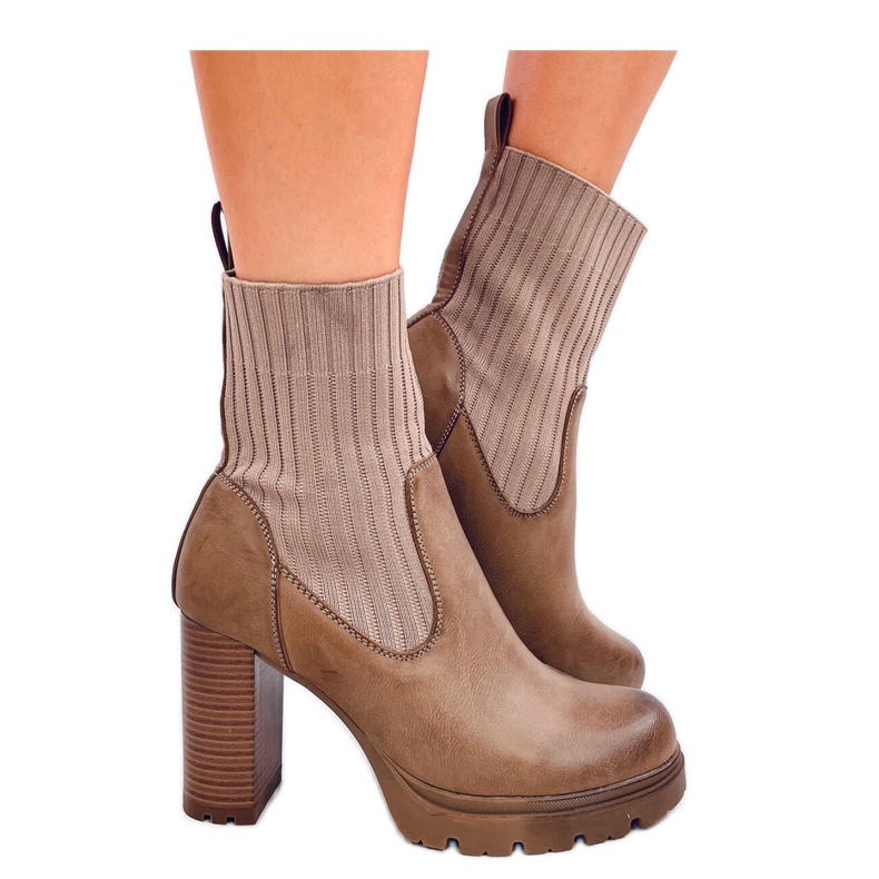 Stivaletti con tacco kaki marrone
