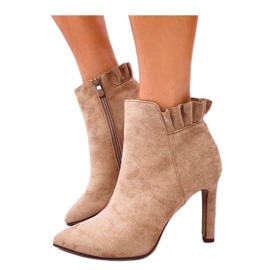 Stivaletti con tacco alto in camoscio color kaki beige