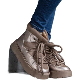 Doposci da donna con plateau beige scuro con fodera in pelliccia