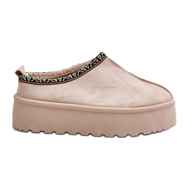 Pantofole da donna sulla piattaforma con ricamo beige leggero