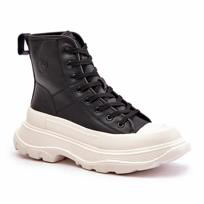 Sneakers isolate in pelle su un'enorme piattaforma Big Star OO274A599 Nero