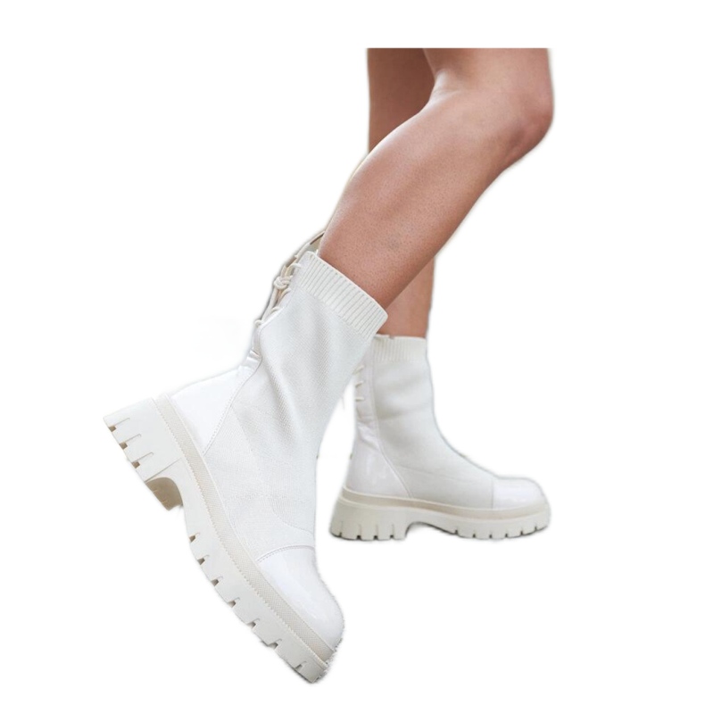 Stivaletti a calzino in vernice beige di Albertina - Solea