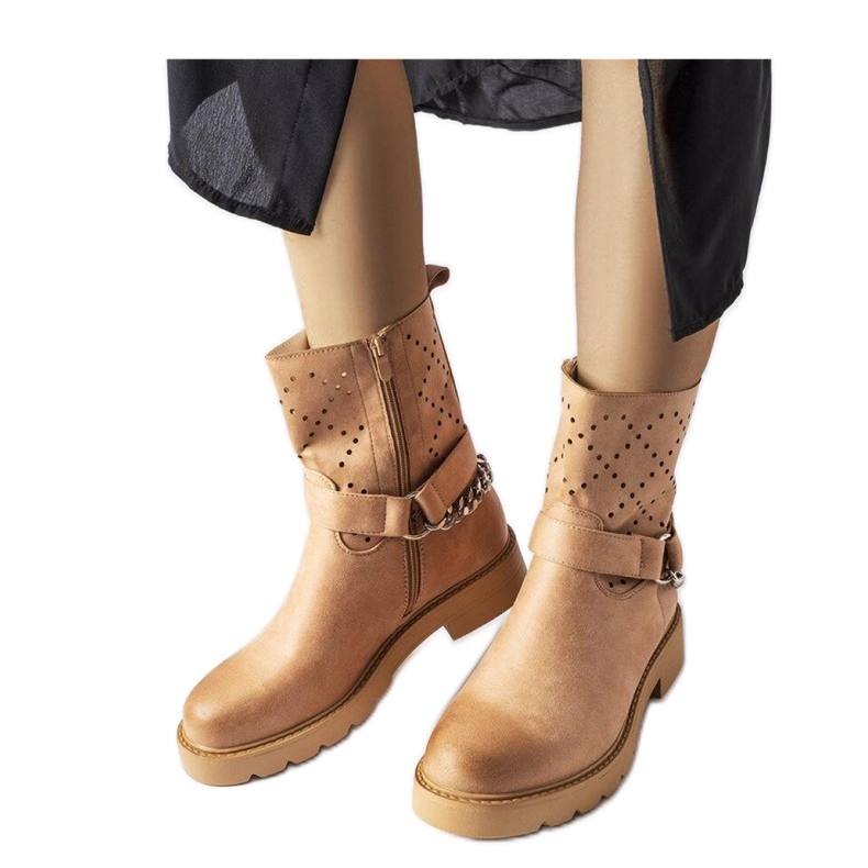Stivaletti beige traforati con catena di Procopio - Solea