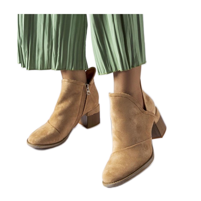 Stivaletti beige con tomaia irregolare di Busson - Solea