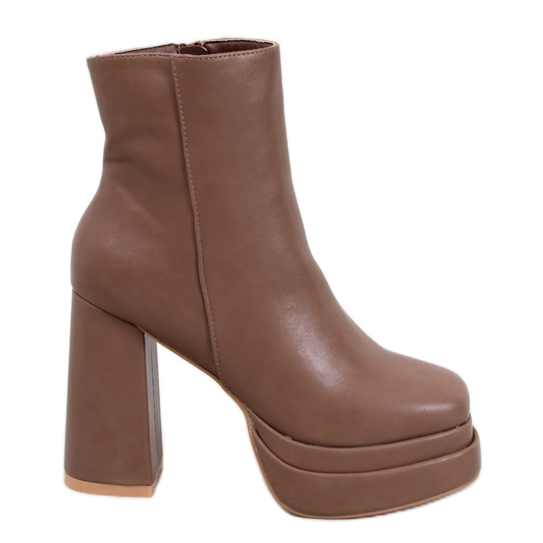 Comodi stivali con plateau color kaki marrone