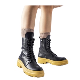 Sneakers nere con suola gialla Quennie - Solea nero