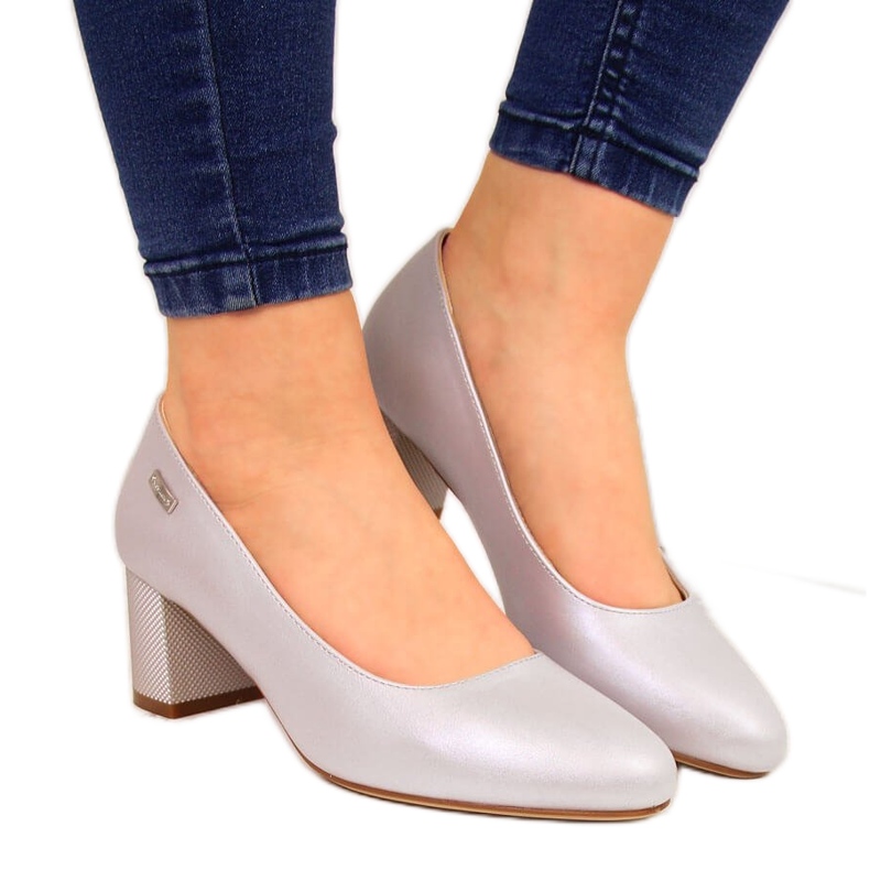 Pompe sul Post Sergio Leone Beige-Perła