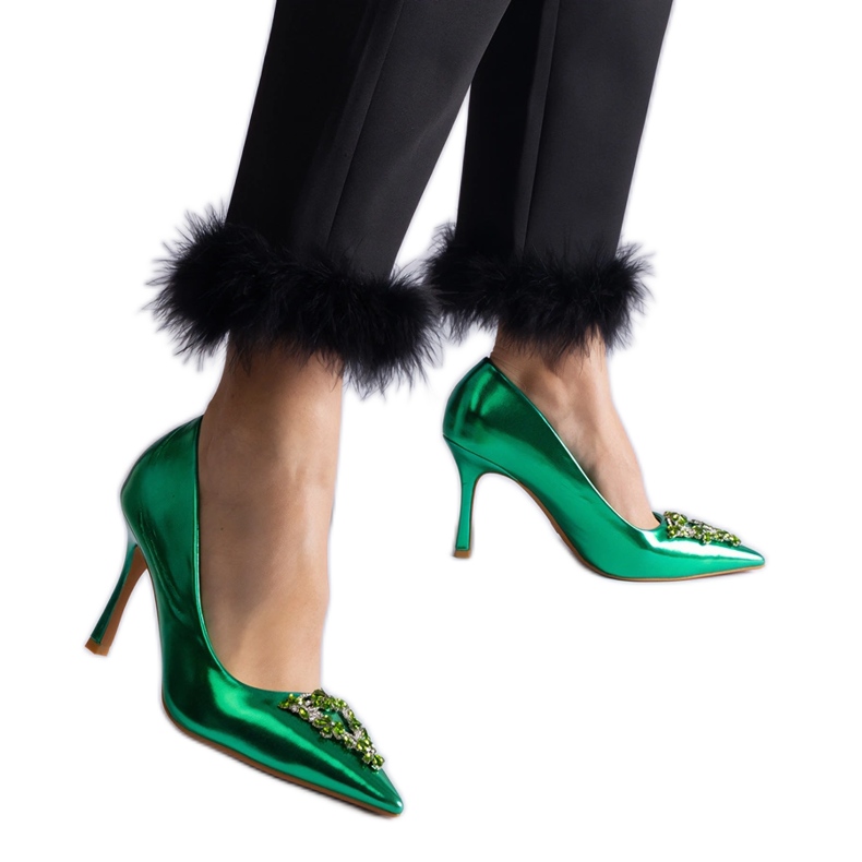 Stiletti in vernice verde decorati con zirconi