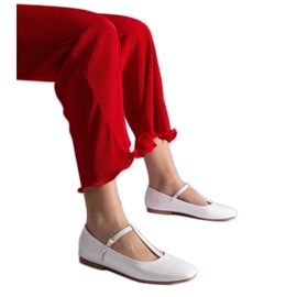 Ballerine in vernice bianca con cintura bianco