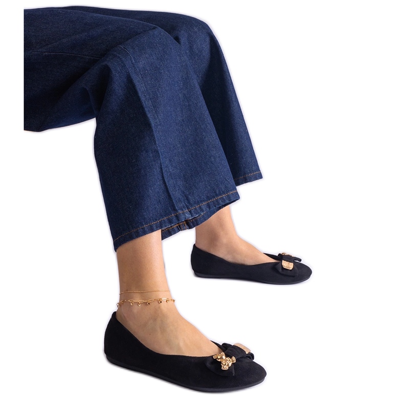 Ballerine nere decorate con fiocco e spilla nero