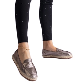 Espadrille scorrevoli marroni sulla piattaforma marrone