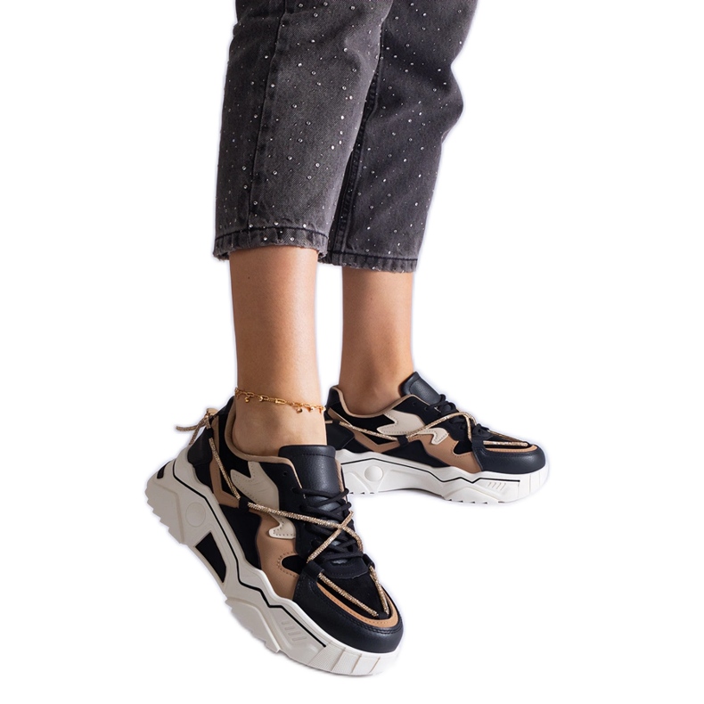 Sneakers nere decorate con un filo di zirconi nero