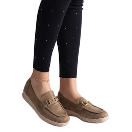 Mocassine femminili verdi con Eco Suede con una catena verde