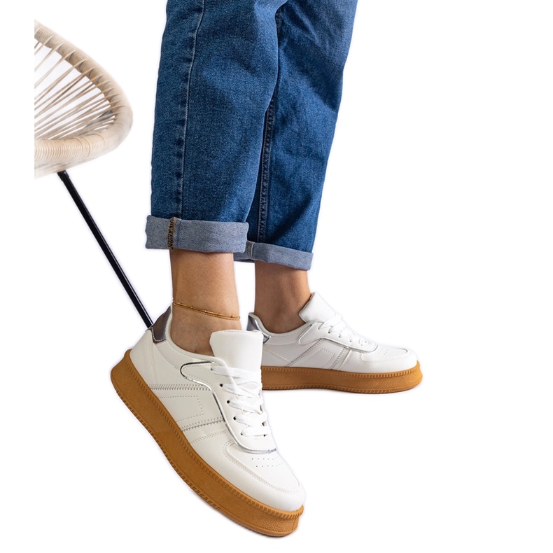 Sneakers bianche stringate con plateau bianca
