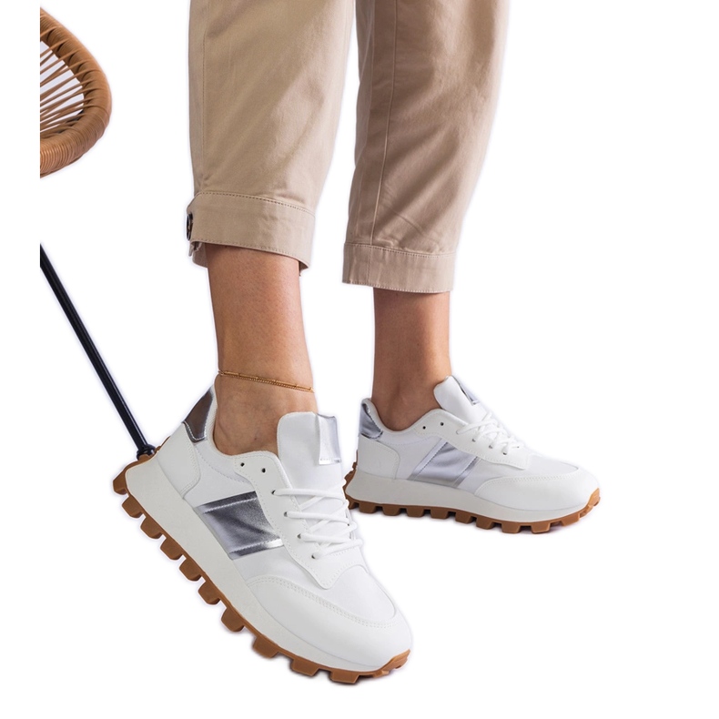 Sneakers bianche con protezione visibile bianca