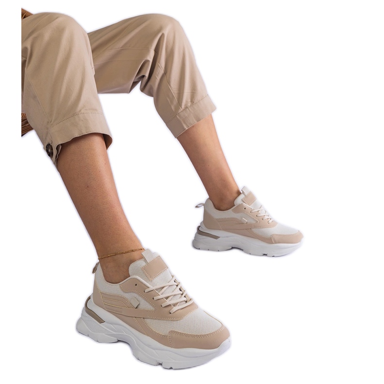 Sneakers beige con suola spessa