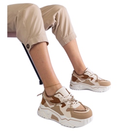 Sneakers marroni decorate con un filo di zirconi beige