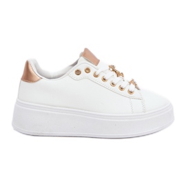 Sneaker in pelle ecota con spille bianche e oro bianco