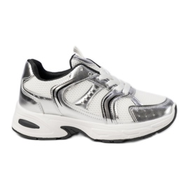 Sneaker d'argento femminile sulla piattaforma