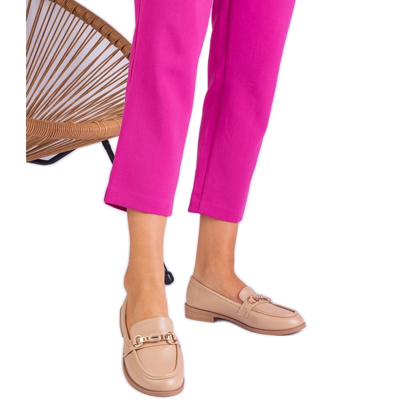 Mocassini da donna beige con decorazione dorata e zirconi