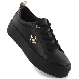 Scarpe in pelle da donna sulla piattaforma Czarne Filippo 3533 nero