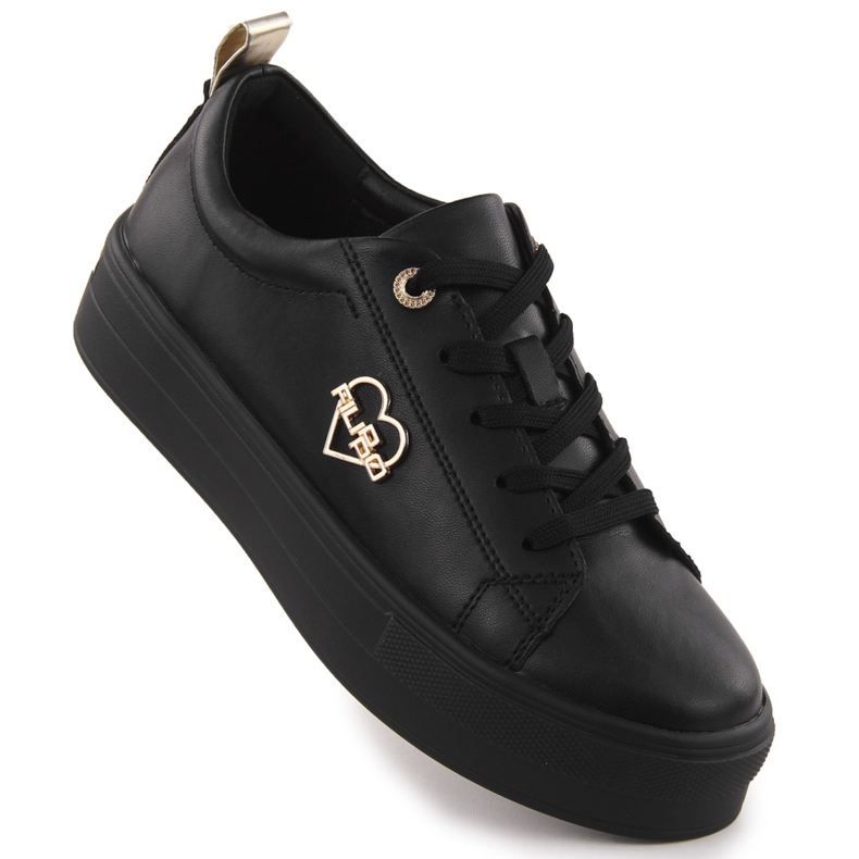 Scarpe in pelle da donna sulla piattaforma Czarne Filippo 3533 nero