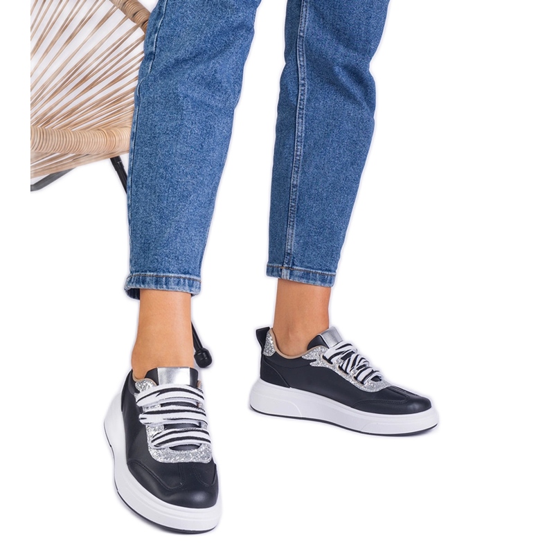Sneaker da donna nera decorate con glitter nero
