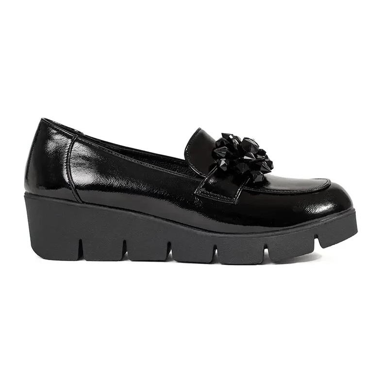 Goodin Mocasine a cuneo nero con un ornamento