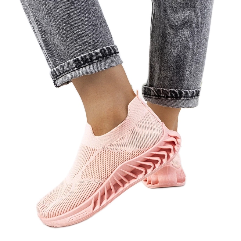 D/GMR Le sneakers rosa di Neda