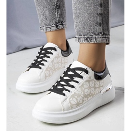 D/GMR Sneakers bianche e nere decorate con perforazioni di Erin bianco
