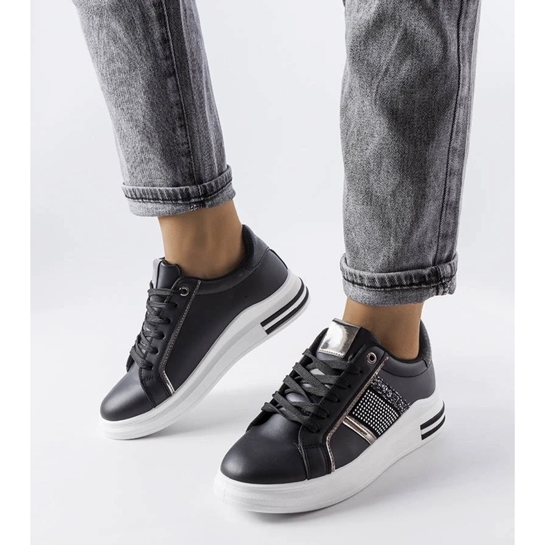 D/GMR Sneakers nere decorate con strass Xarles