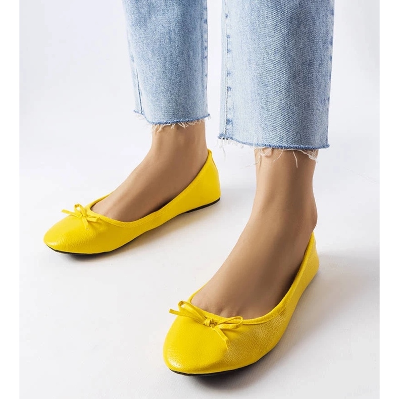 D/GMR Ballerine gialle decorate con un fiocco Vaillancour giallo
