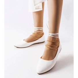 D/GMR Ballerine bianche con chiusura decorativa di Donat bianco