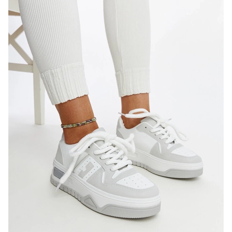 D/GMR Sneakers Galit bianche e grigie con suola spessa bianca