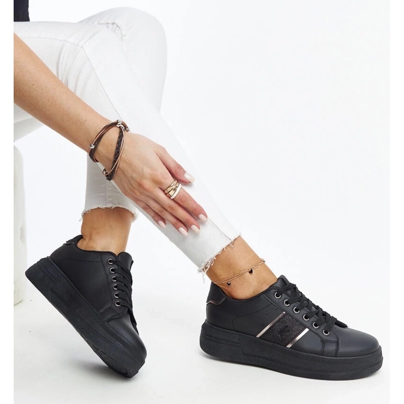 D/GMR Sneaker nere con spessa suola Finestra nero