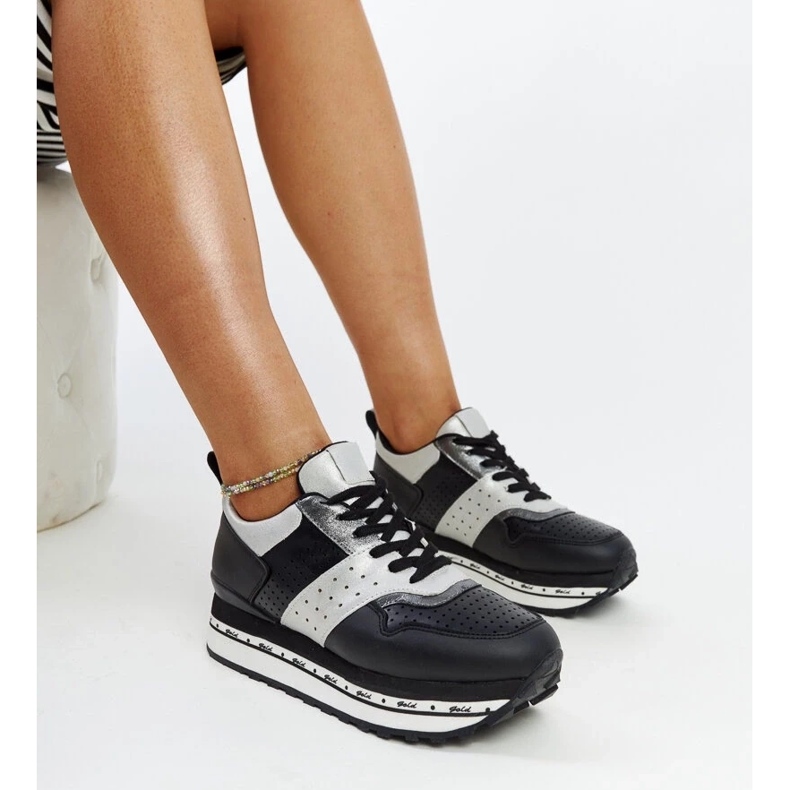 Sneakers nere con suola alta di Askalua nero