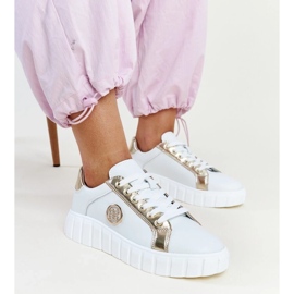 Sneaker in pelle bianca con massiccia suola Viera