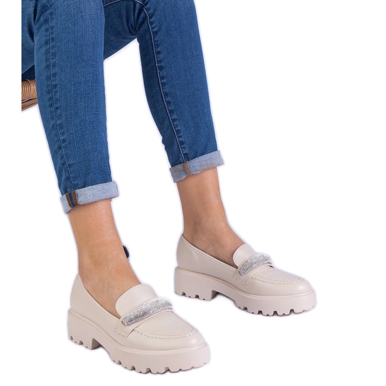Mocassini da donna beige decorati con zirconi