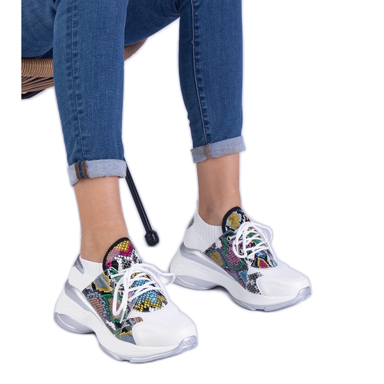 Sneaker bianche femminili con premi colorati bianca