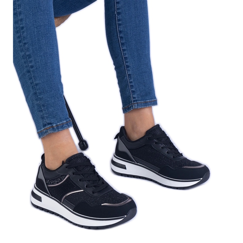 Sneaker nere decorate con glitter e zirconi nero