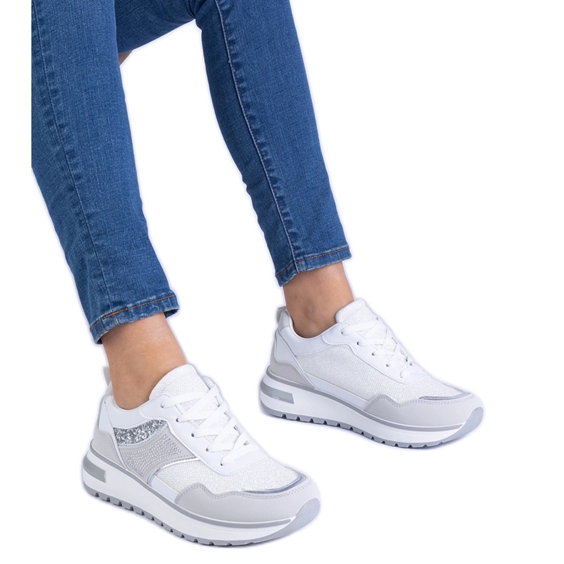 Sneaker bianche decorate con glitter e zirconi bianca