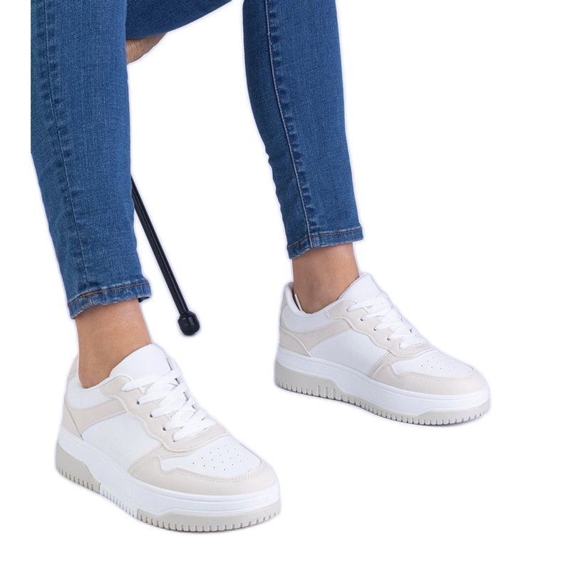 Sneaker beige con suola spessa